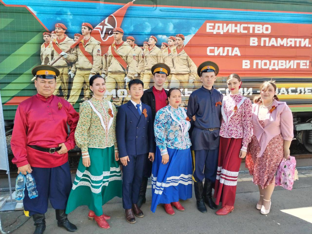 Студенты Бурятской ГСХА встретили тематический поезд «Единство в памяти. Сила в подвиге!»